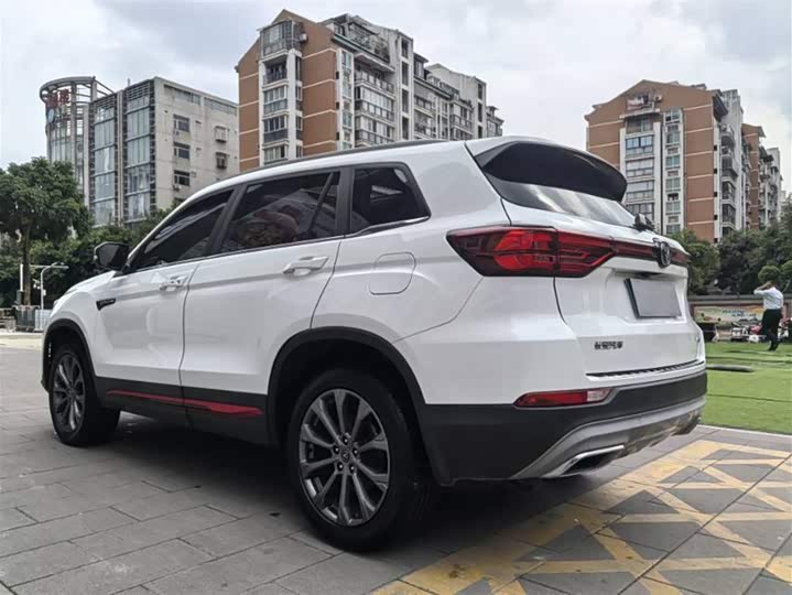 Фото 6 - Changan CS75
