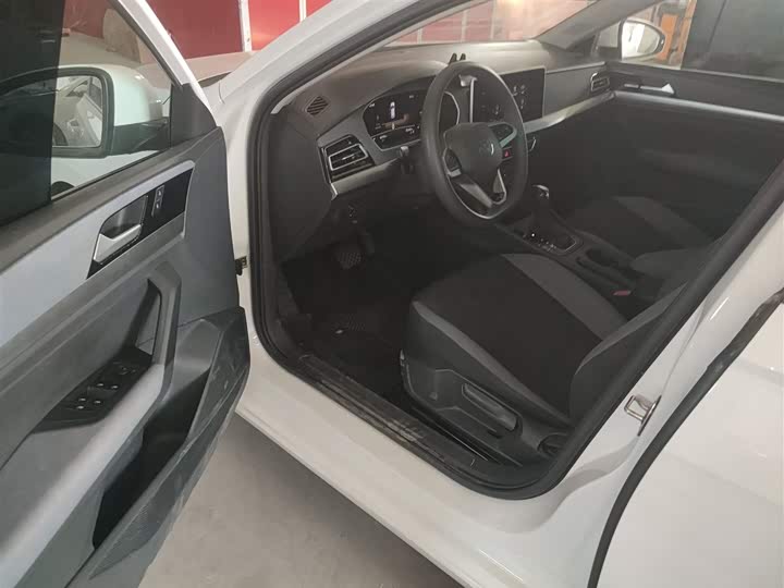 Фото 16 - Volkswagen Lavida