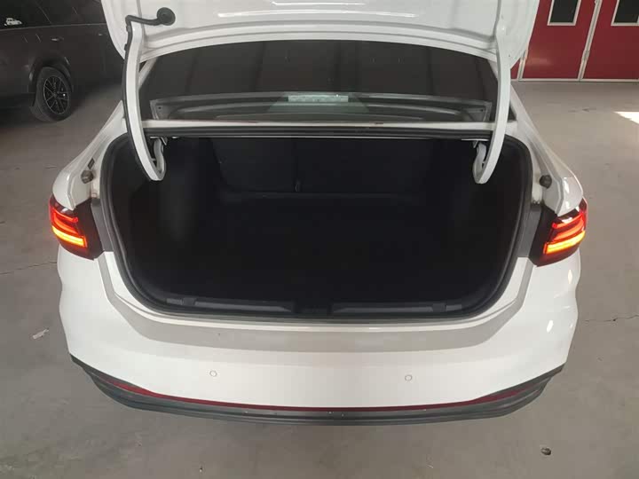 Фото 19 - Volkswagen Lavida