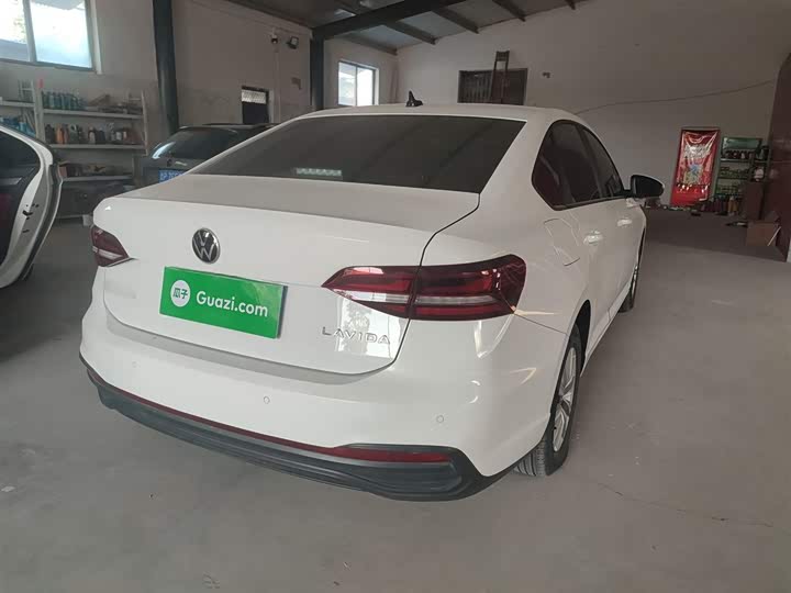 Фото 7 - Volkswagen Lavida