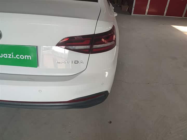 Фото 8 - Volkswagen Lavida