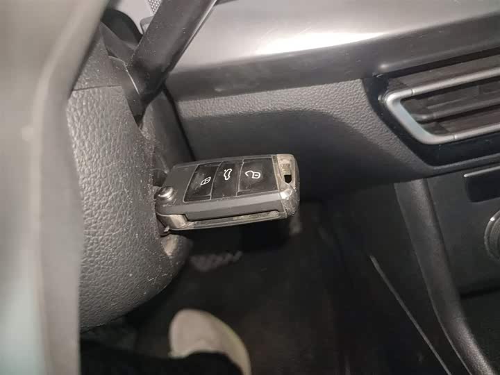 Фото 9 - Volkswagen Lavida