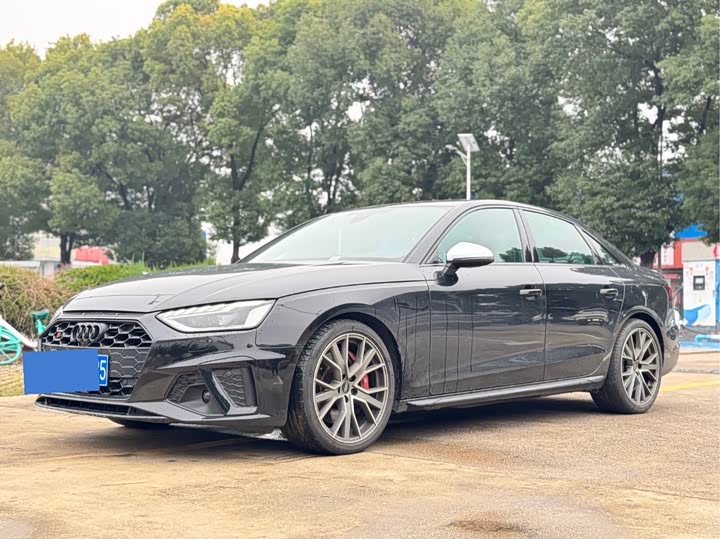 Фото 1 - Audi S4