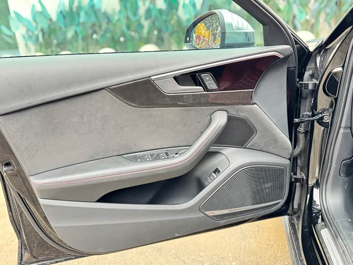 Фото 14 - Audi S4