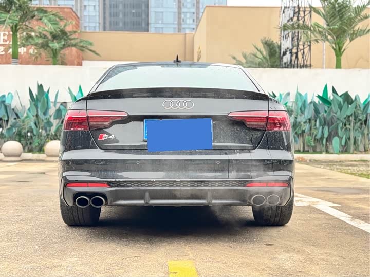 Фото 5 - Audi S4