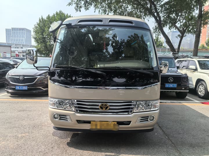 Фото 2 - Toyota Coaster