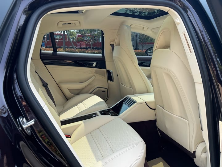 Фото 12 - Porsche Panamera