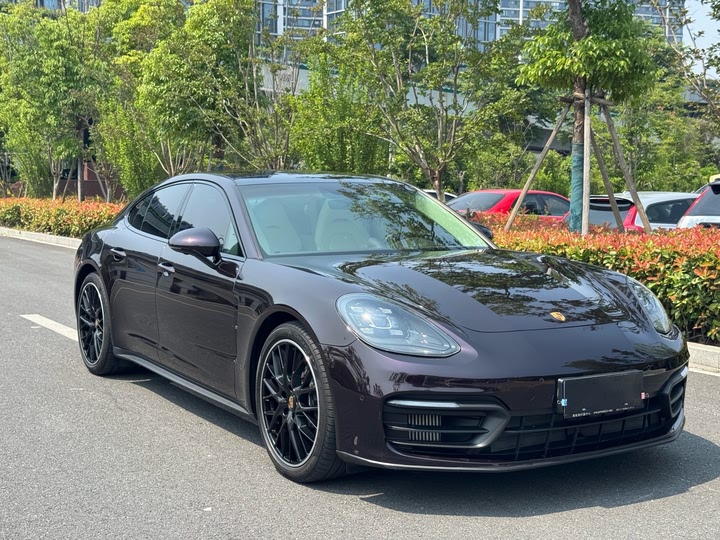 Фото 3 - Porsche Panamera
