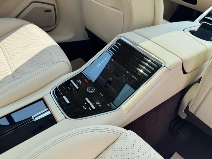 Фото 6 - Porsche Panamera