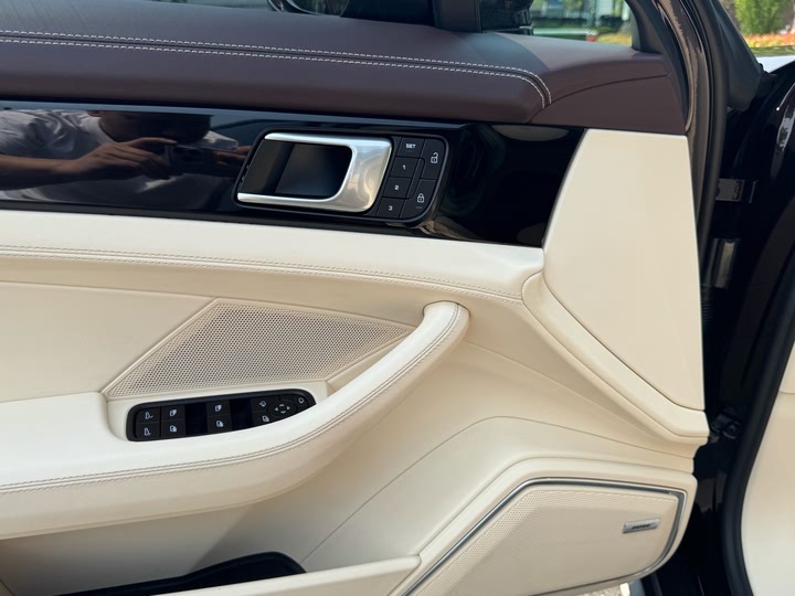 Фото 8 - Porsche Panamera