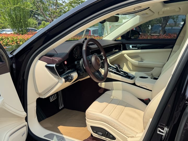 Фото 9 - Porsche Panamera