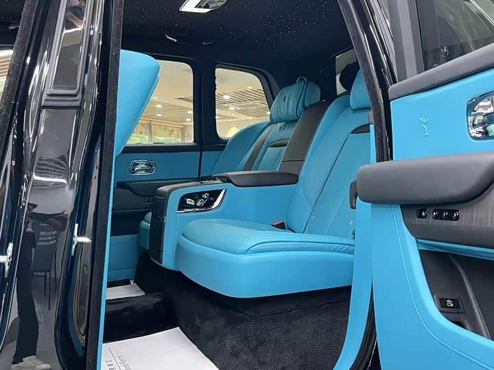 Фото 9 - Rolls-Royce Cullinan