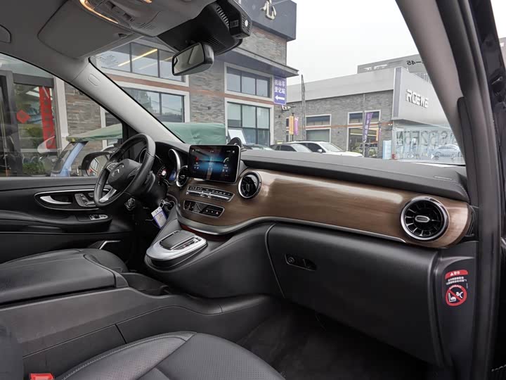 Фото 5 - Mercedes-Benz V-Class