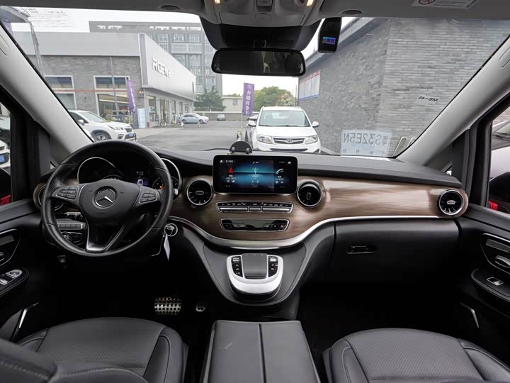 Фото 7 - Mercedes-Benz V-Class