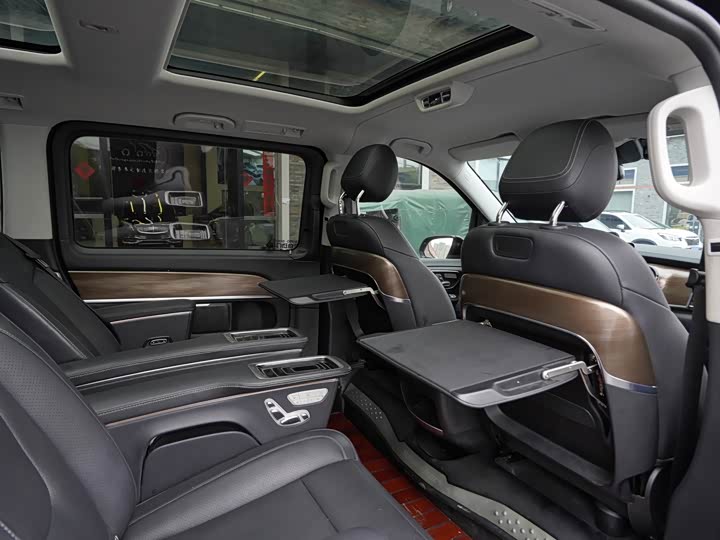 Фото 8 - Mercedes-Benz V-Class