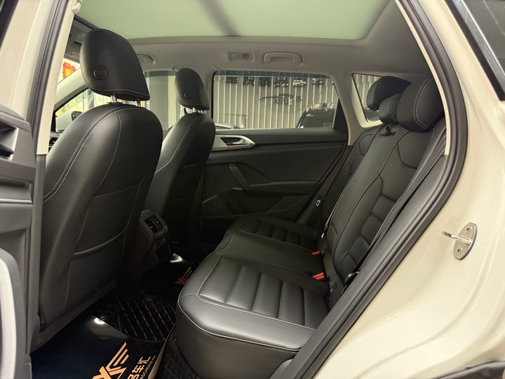 Фото 16 - Volkswagen Tharu EV