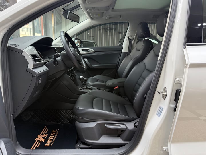 Фото 18 - Volkswagen Tharu EV