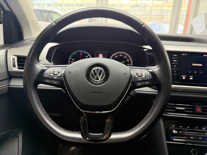 Фото 21 - Volkswagen Tharu EV