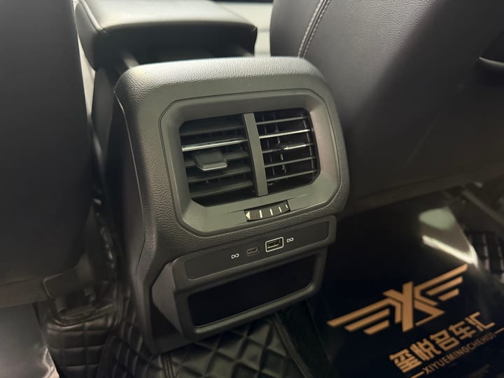 Фото 25 - Volkswagen Tharu EV