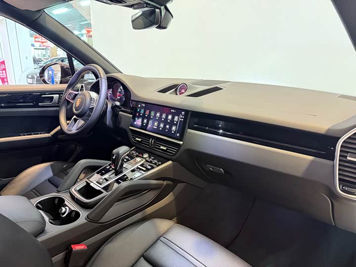 Фото 10 - Porsche Cayenne