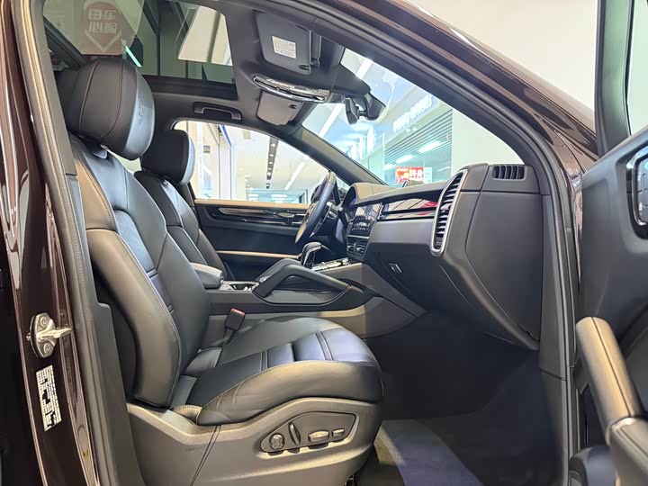 Фото 11 - Porsche Cayenne