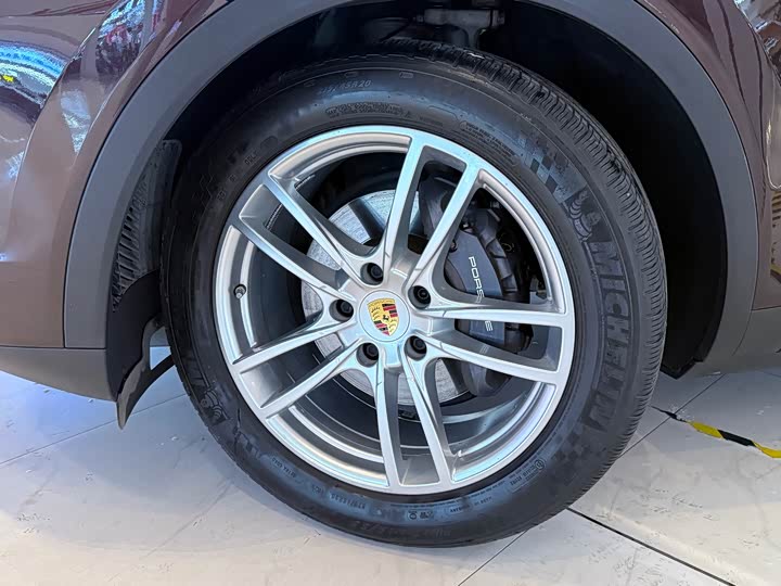 Фото 17 - Porsche Cayenne