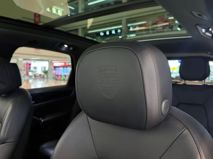 Фото 23 - Porsche Cayenne