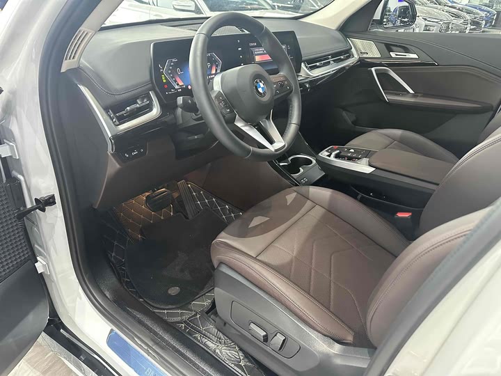 Фото 10 - BMW X1