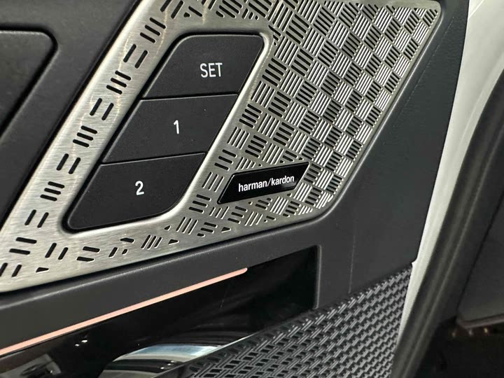 Фото 14 - BMW X1