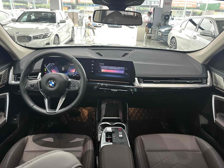 Фото 9 - BMW X1