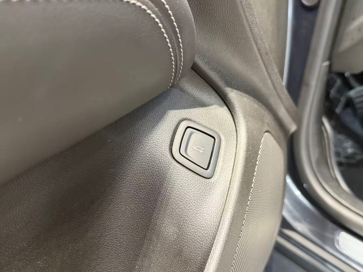 Фото 8 - Cadillac CT4