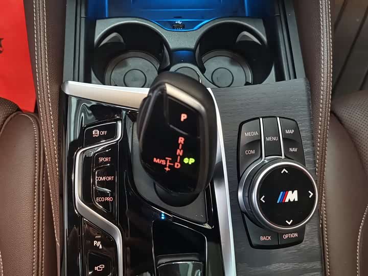 Фото 11 - BMW 5 Series