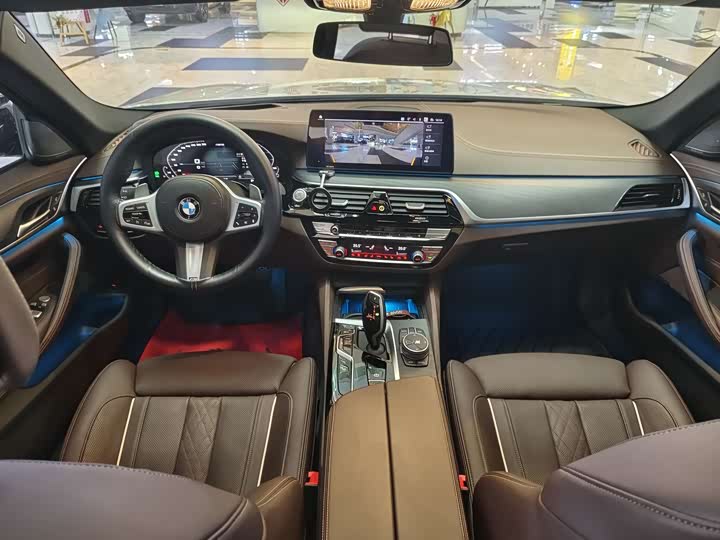 Фото 16 - BMW 5 Series