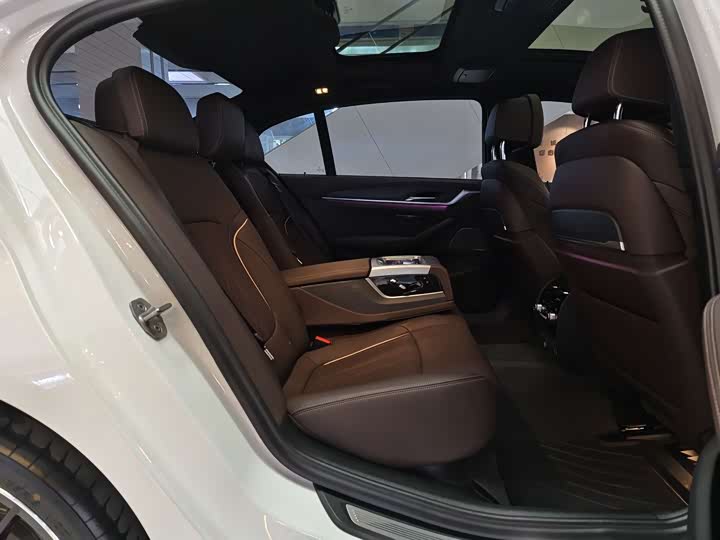 Фото 21 - BMW 5 Series