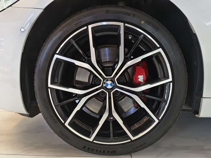 Фото 24 - BMW 5 Series