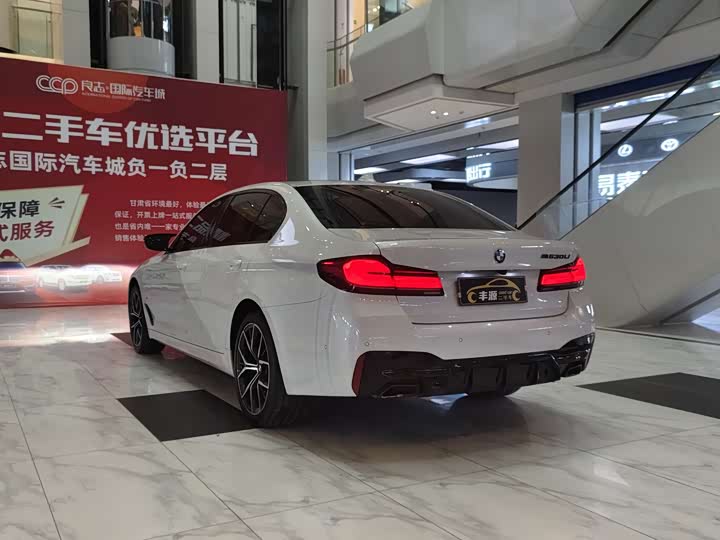 Фото 28 - BMW 5 Series