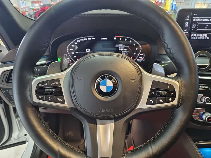 Фото 9 - BMW 5 Series