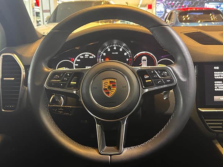 Фото 11 - Porsche Cayenne