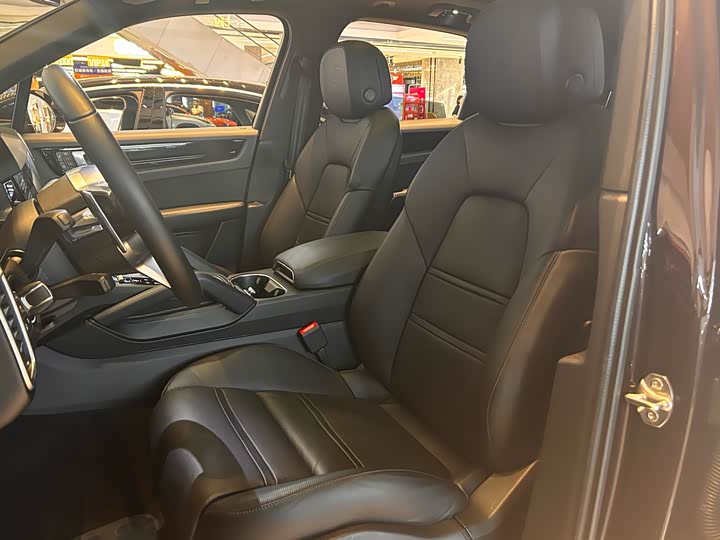 Фото 14 - Porsche Cayenne