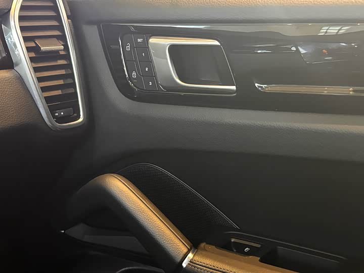 Фото 22 - Porsche Cayenne