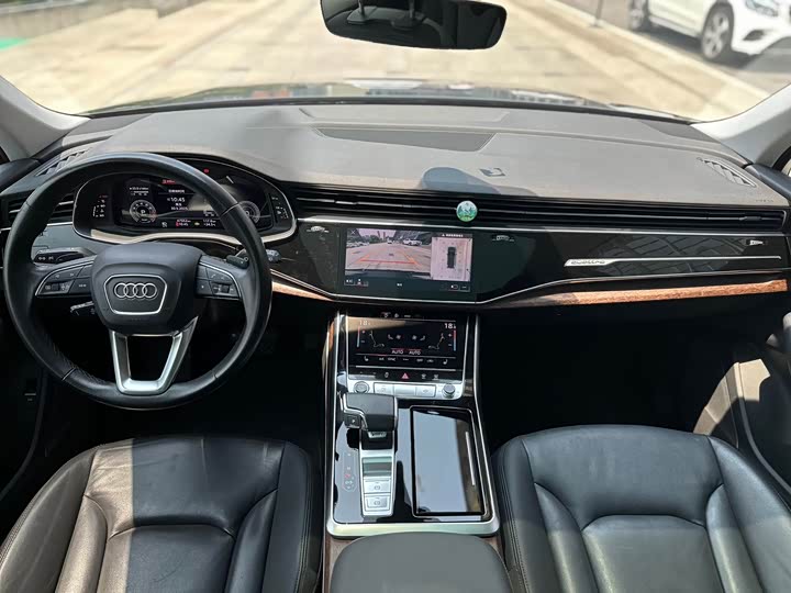 Фото 10 - Audi Q7