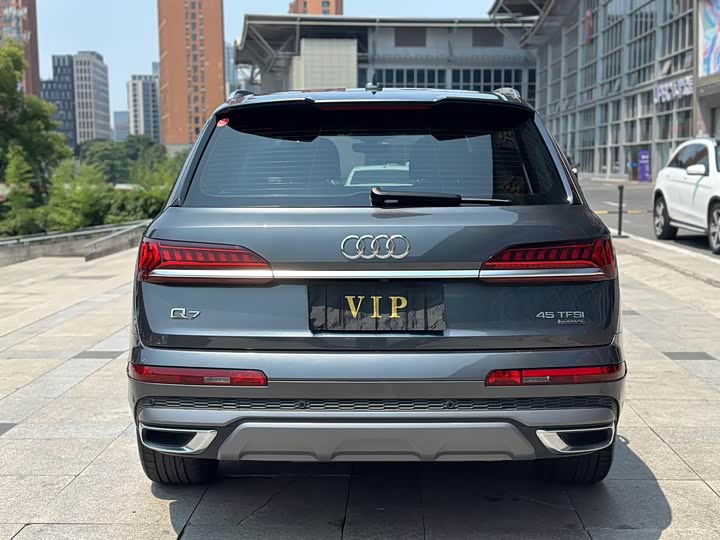 Фото 6 - Audi Q7