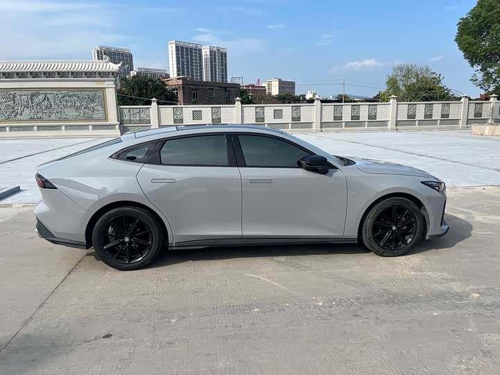 Фото 11 - Changan UNI-V