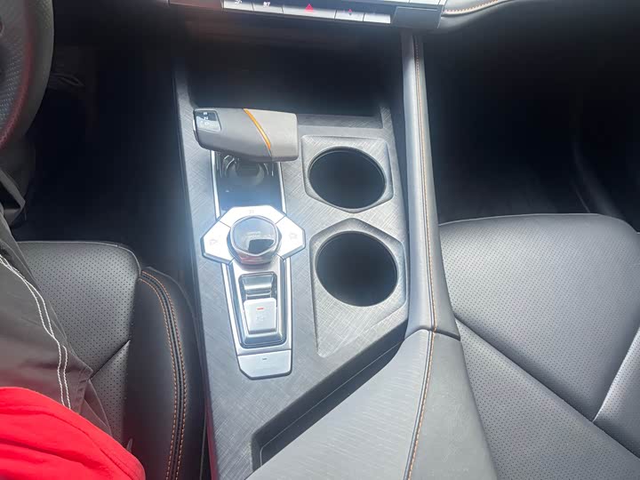 Фото 18 - Changan UNI-V