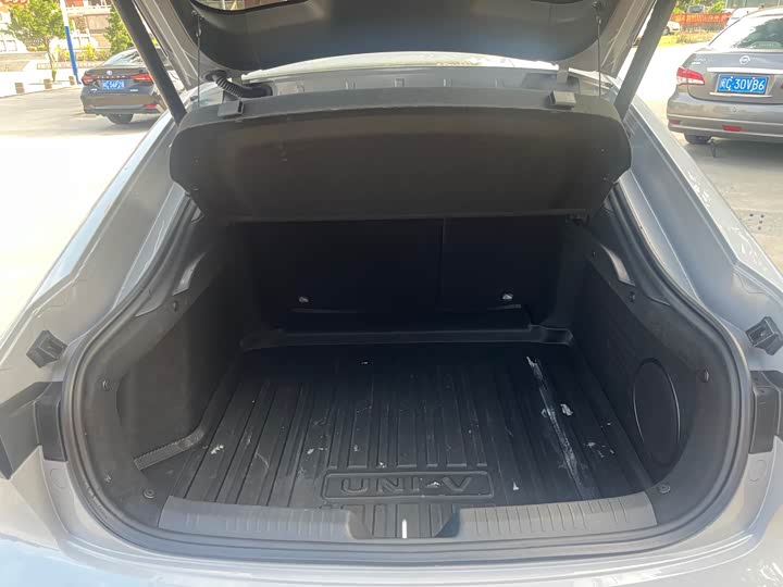 Фото 21 - Changan UNI-V