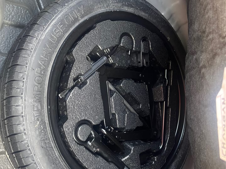 Фото 22 - Changan UNI-V