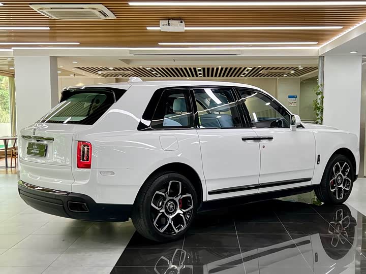 Фото 3 - Rolls-Royce Cullinan