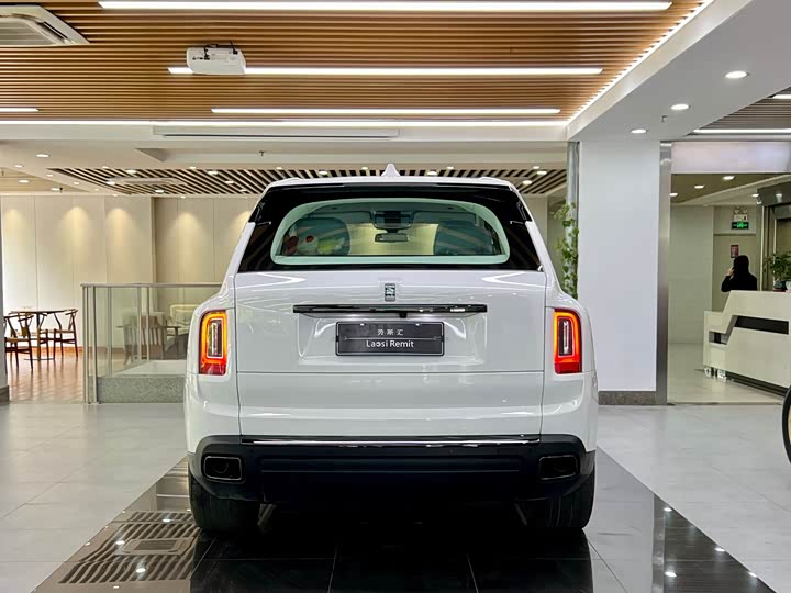 Фото 4 - Rolls-Royce Cullinan