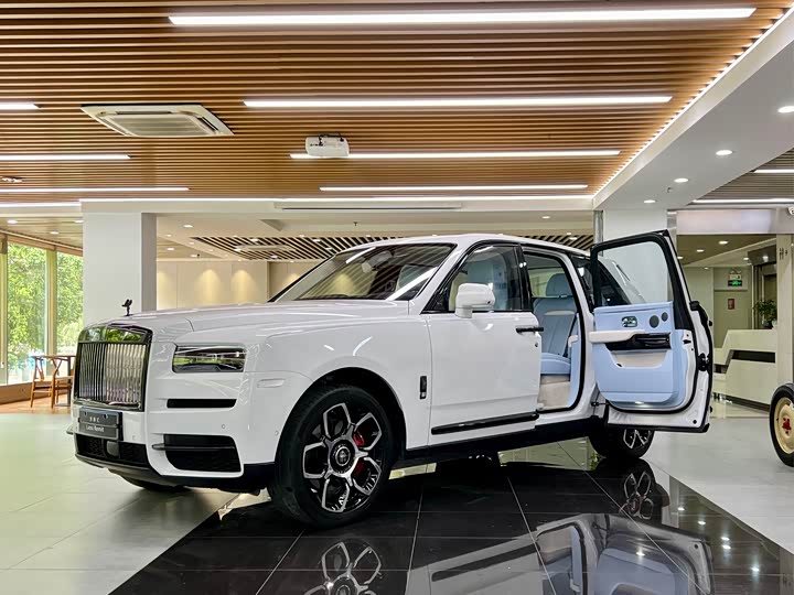 Фото 6 - Rolls-Royce Cullinan