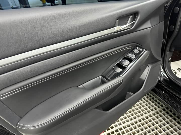 Фото 20 - Nissan Teana